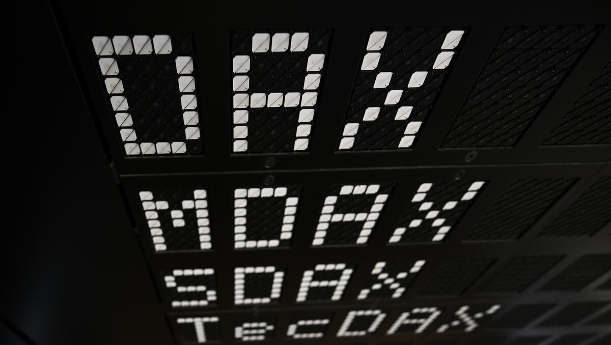 DAX-Kurs: Erholungsversuch geht beim DAX aktuell weiter – Ende des US-Shutdowns in Sicht