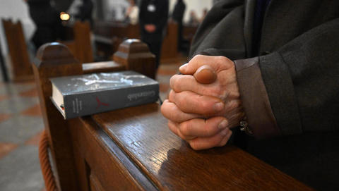 Kirchensteuer und Kirchgeld 2025: Höhere Einkommensgrenzen sorgen für Entlastung