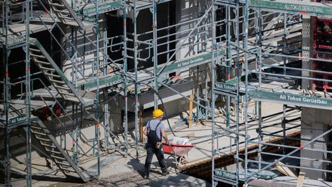 Trotz anhaltender Konjunkturschwäche: Deutsche Wirtschaft legt stärker zu als erwartet