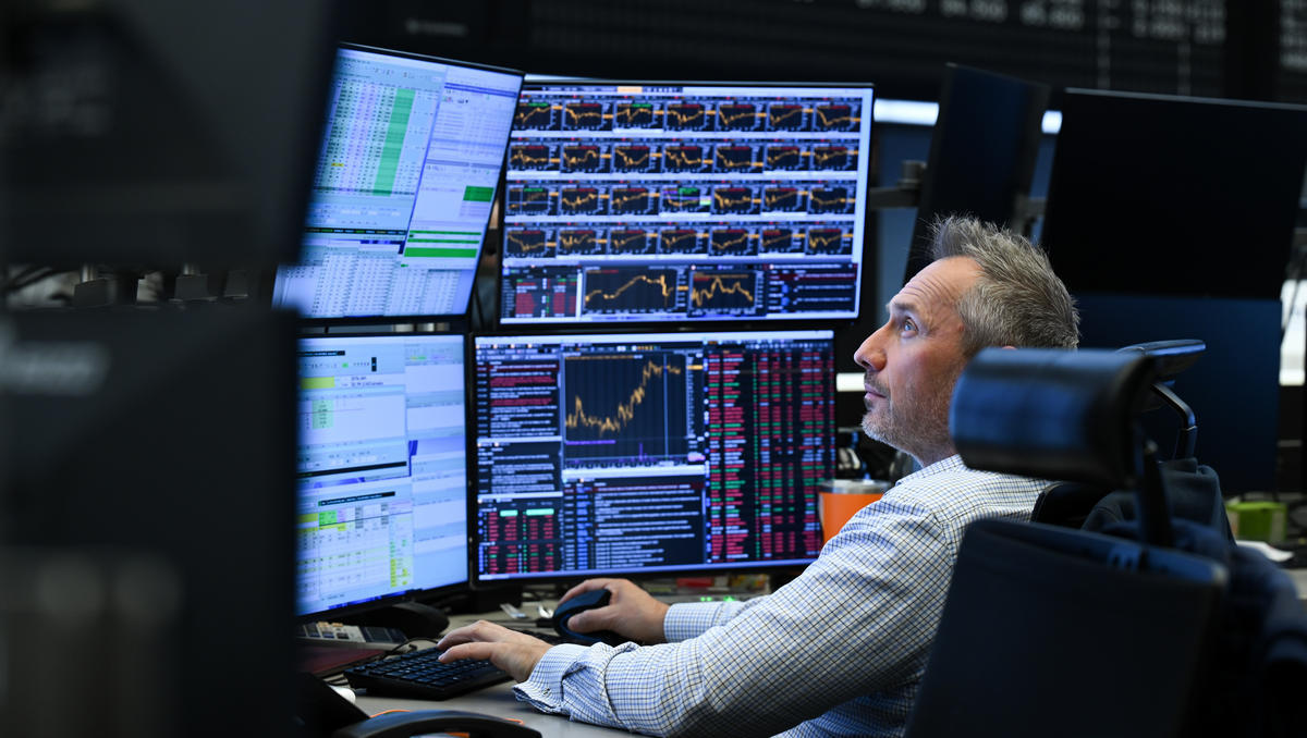 DAX aktuell: Börse erholt sich zum Start in den Freitagshandel nach mehreren Verlusttagen DAX aktuell: Börse erholt sich zum Start in den Freitagshandel nach mehreren Verlusttagen
