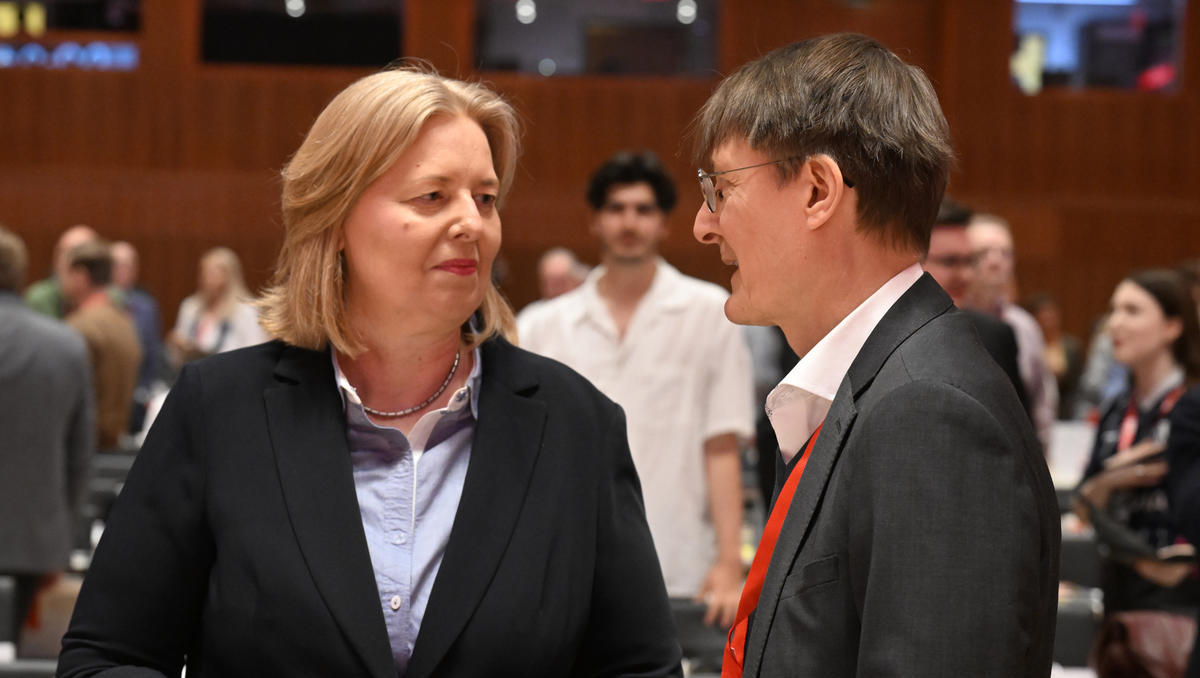 Beamte in die Rente? SPD und Experten unterstützen Reformidee