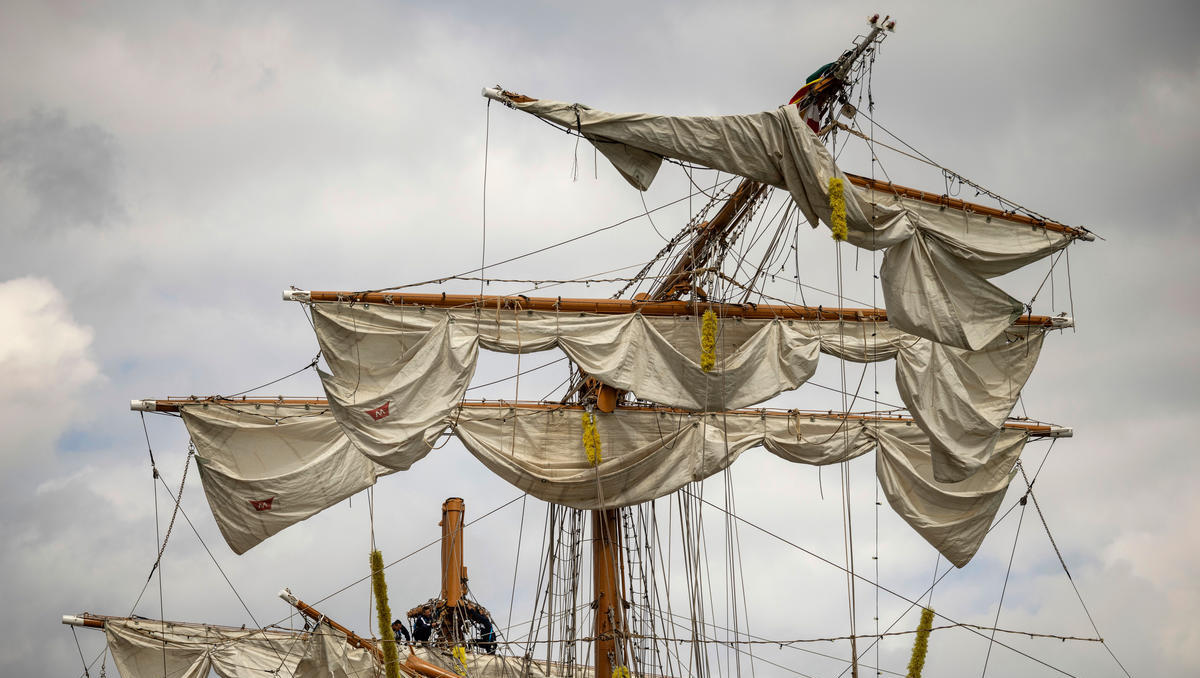 Zwei Tote bei Unfall in New York: Segelschiff rammt Brooklyn Bridge – was wir wissen