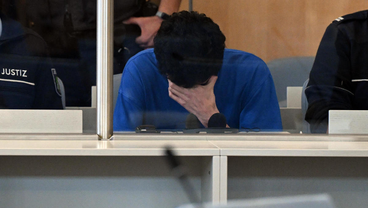 Angeklagter im Solingen-Prozess gesteht Messerangriff