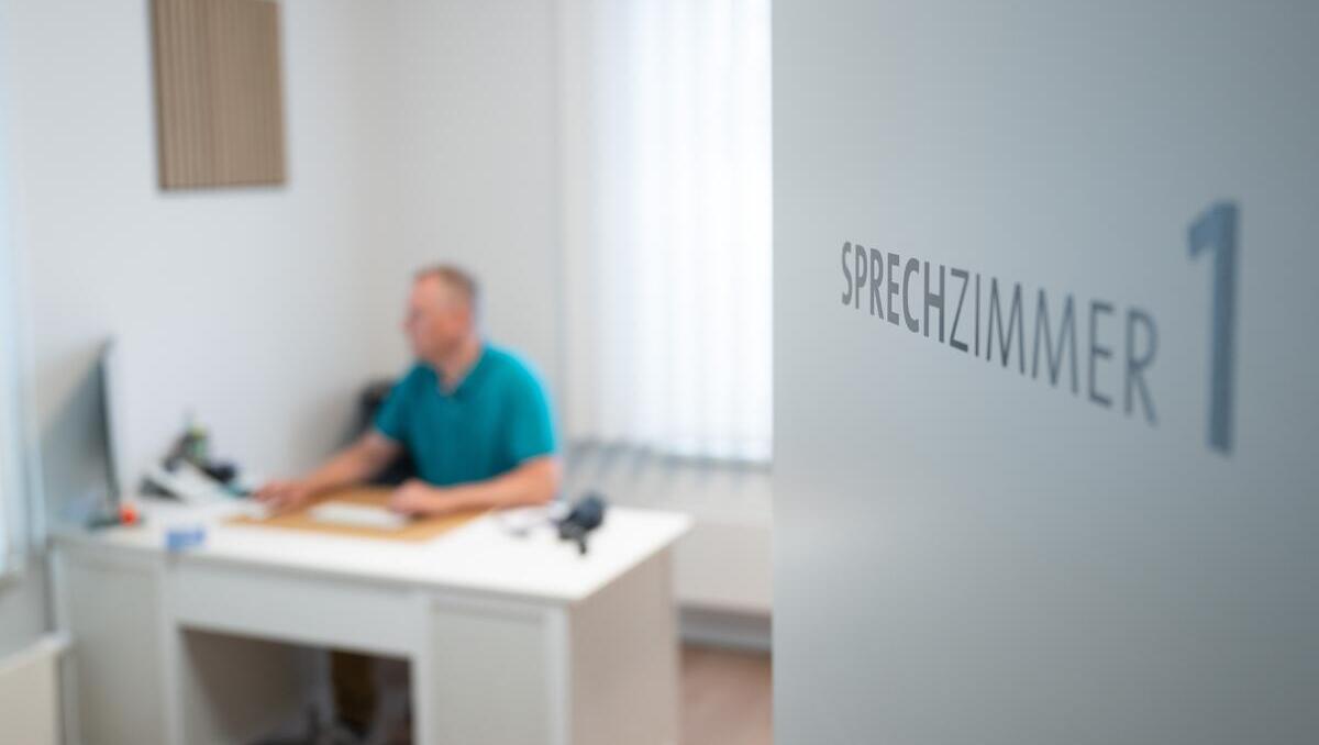 Krankschreibungen einsparen? Ministerium sucht Wege zu stabilen Kassenbeiträgen