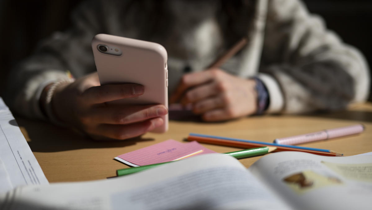 Handys an Schulen werden verboten