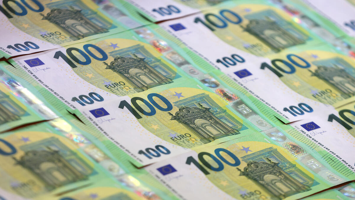 Weniger Bankfilialen und Geldautomaten: Ist der Kampf gegen das Bargeld real?