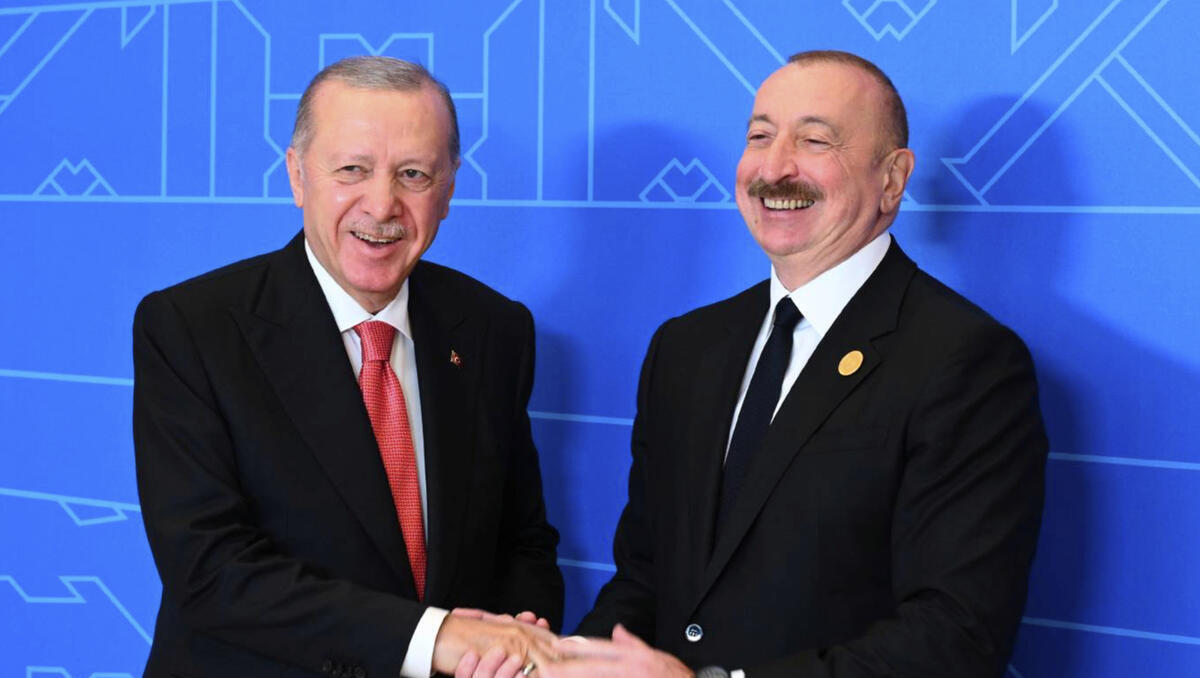Putins Imperium zerbröckelt: Aserbaidschan demütigt den Kreml – mit Hilfe der Türkei