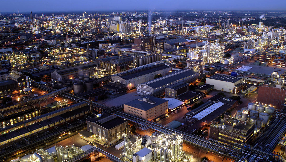 BASF-Aktie mit Performance-Problemen: Chemiebranche vor großen Herausforderungen