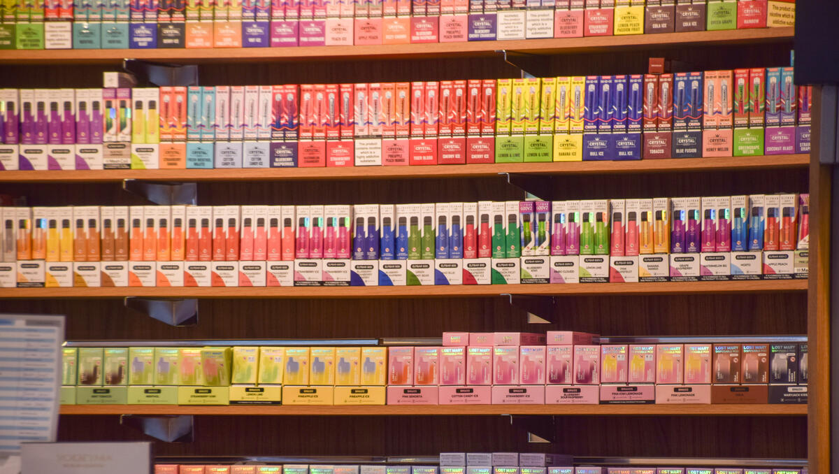 Wegwerftrend mit Folgen: Politik will Einweg-E-Zigaretten stoppen