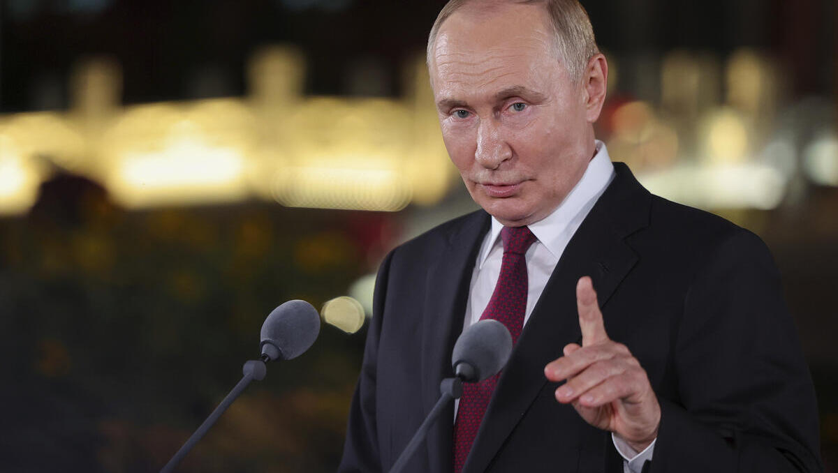 Energie-Heuchelei: EU droht mit Zöllen, doch Putins Öl fließt weiter