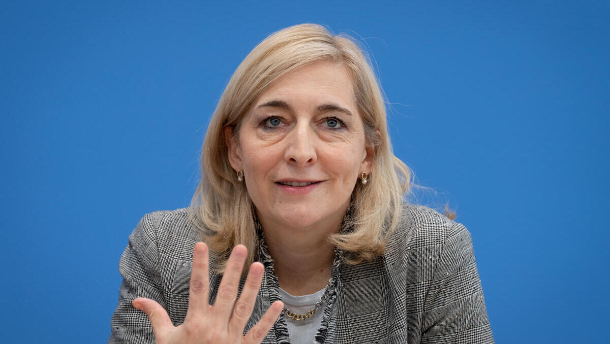 Ärztliches Attest: Warken offen für Gespräche über Lockerung bei Krankschreibungen