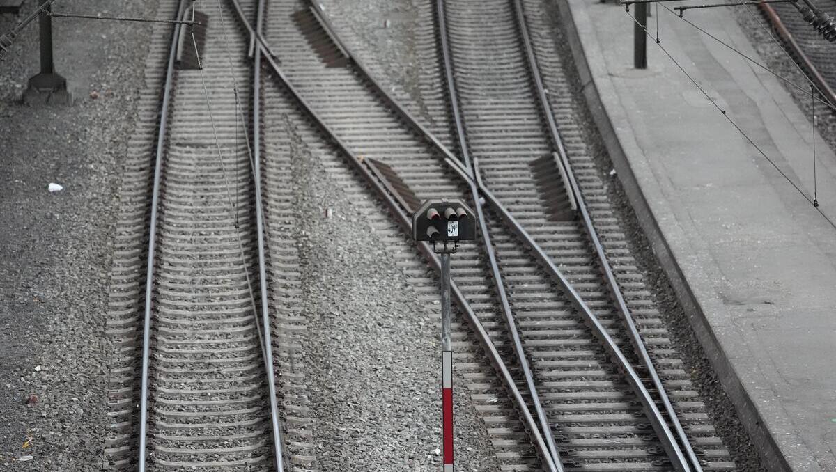 Reduzierung von CO2: Deutsche Bahn setzt erstmals Schienen aus „grünem“ Stahl ein