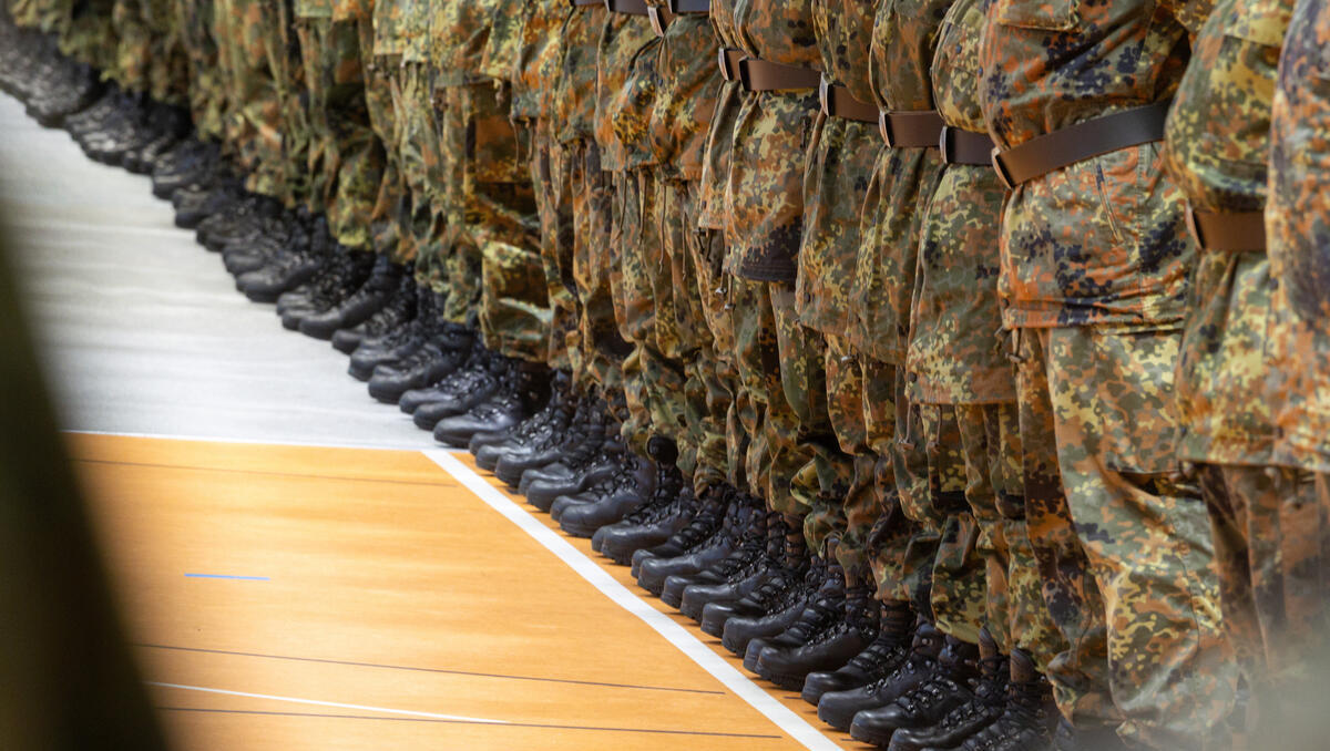 General Breuer will alle jungen Männer mustern – Bundeswehr rüstet sich für den Ernstfall