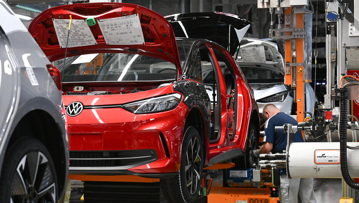 Stellenabbau auf Negativrekord: Beschäftigung in der Autobranche fällt auf Tief seit 2011