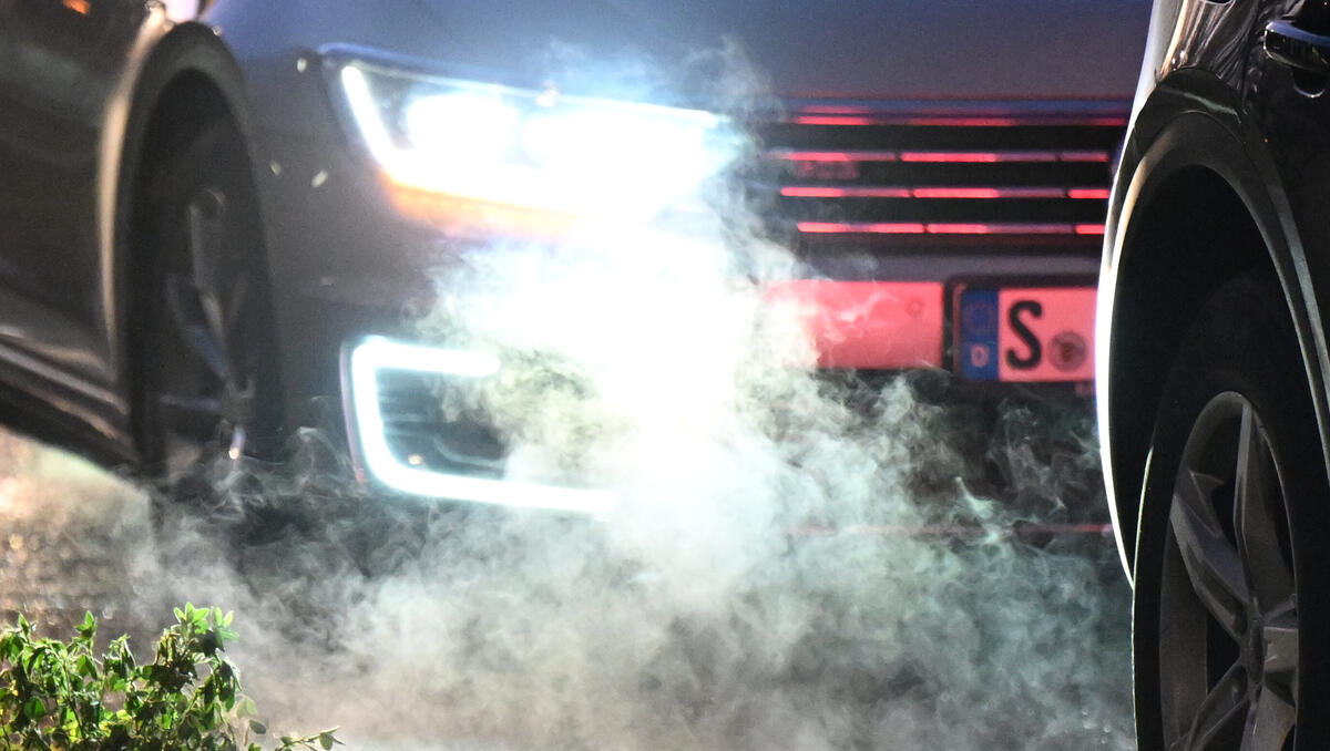 „Falsches Signal zur falschen Zeit“: Ökonomen gegen Aufweichung des Verbrenner-Aus