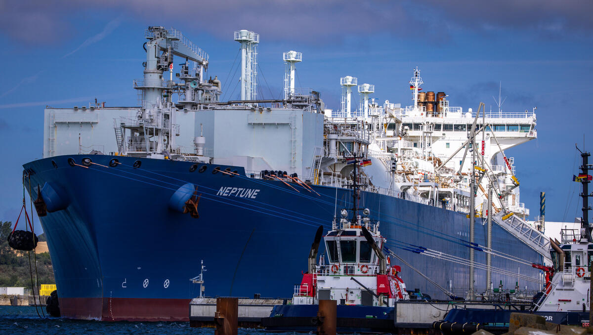 Energiepreise im Fokus: Wie der Iran-Krieg die Weltwirtschaft belastet