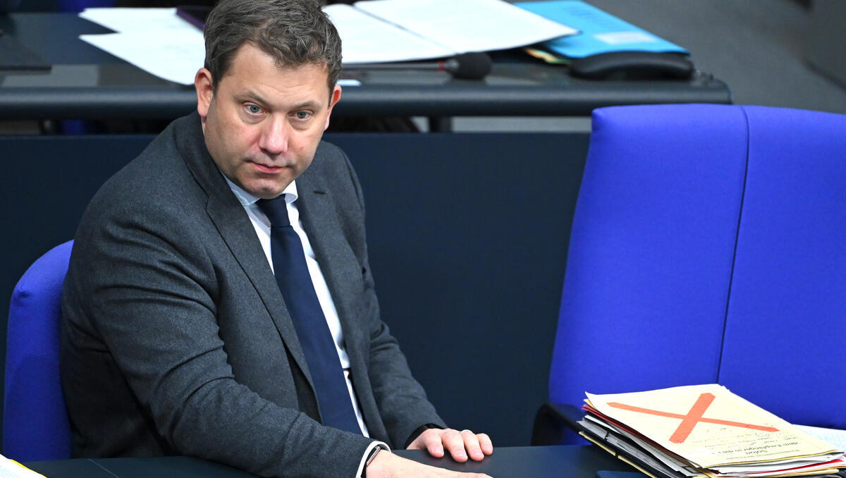 Umfrage: Spätere Rente für Akademiker spaltet die Deutschen