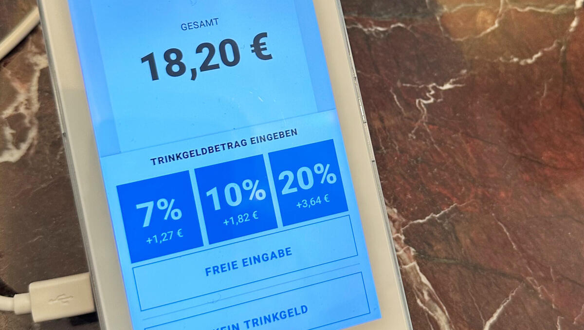 Digitales Trinkgeld umstritten: Trinkgeldvorgaben per Terminal stoßen auf wenig Begeisterung