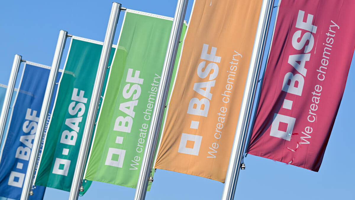 BASF-Aktie: Ludwigshafener Chemiekonzern bleibt für 2026 vorsichtig – BASF-Zahlen überzeugen nicht