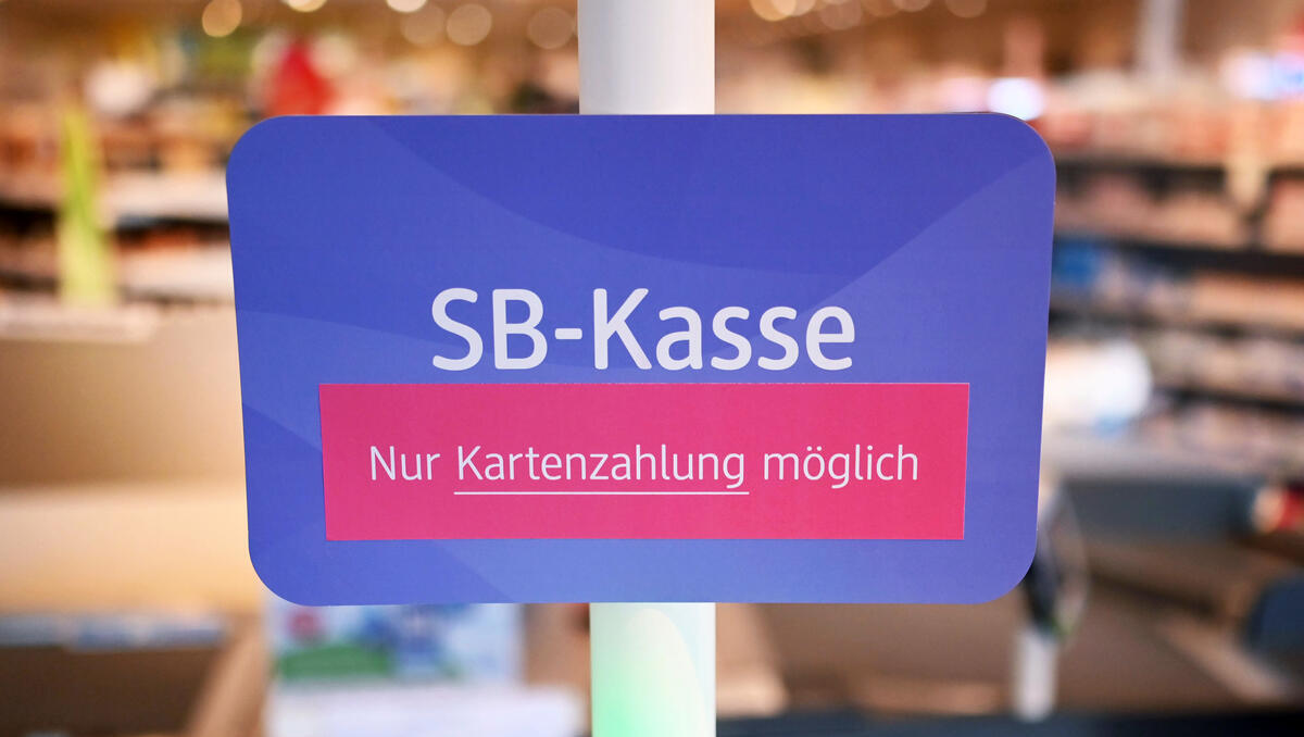 Bargeld auf dem Abstellgleis: Verbraucher zwischen Komfort und Kontrollverlust