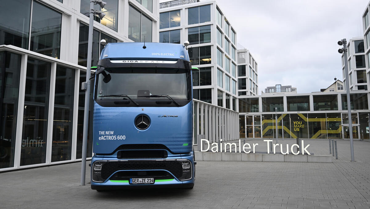 Daimler-Aktie: US-Schwäche und Bus-Flaute belasten Absatz von Daimler Truck