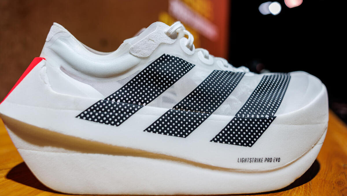 Adidas-Aktie bricht ein und zieht Puma mit: Ergebnis enttäuscht