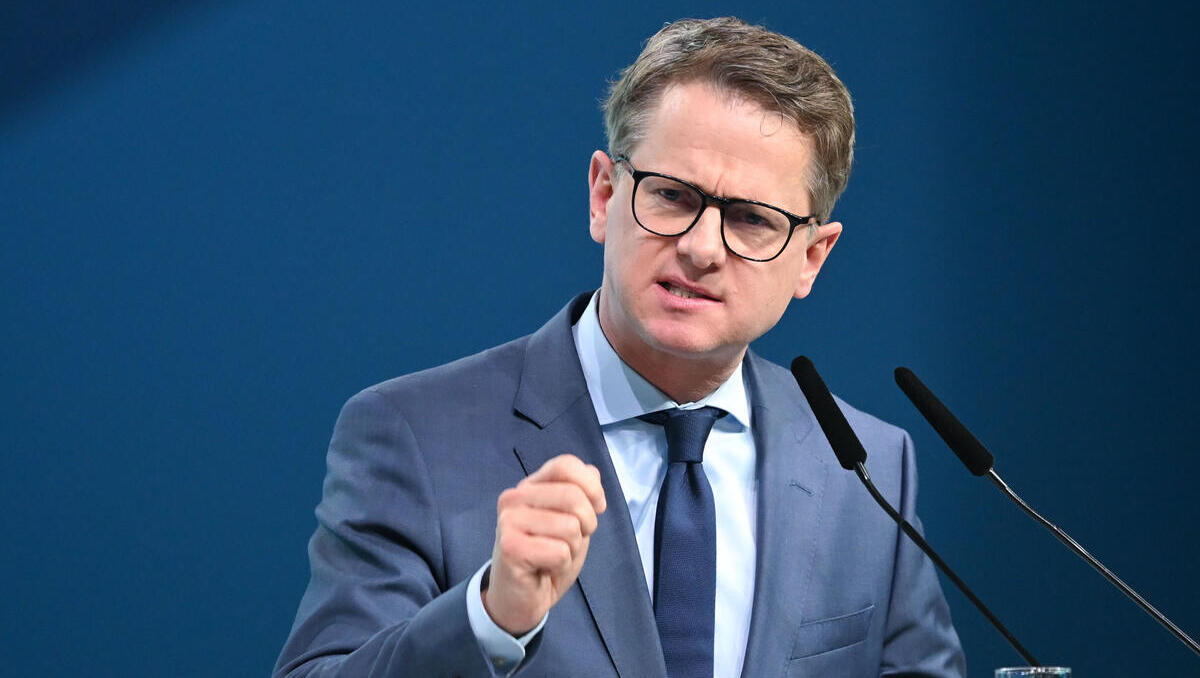 Teuer und ineffizient: CDU-Generalsekretär Linnemann will zehn Krankenkassen streichen