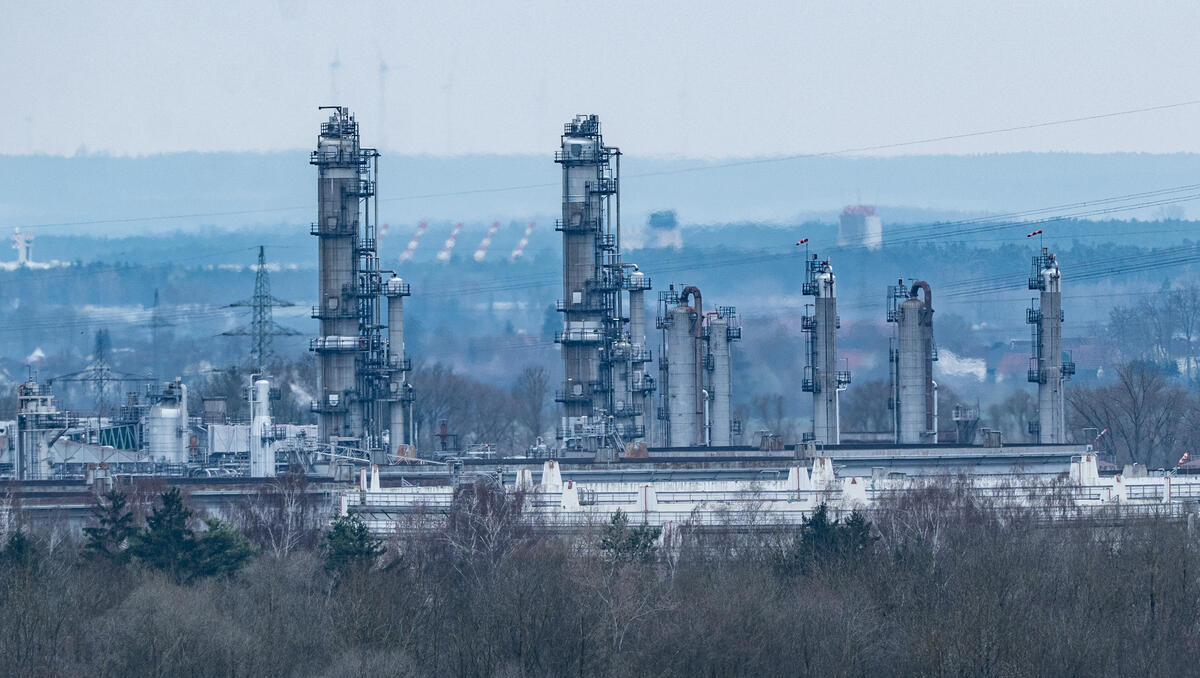 Industrieproduktion fährt herunter – Merz-Regierung verspricht bessere Industriestrompreise und weniger Bürokratie