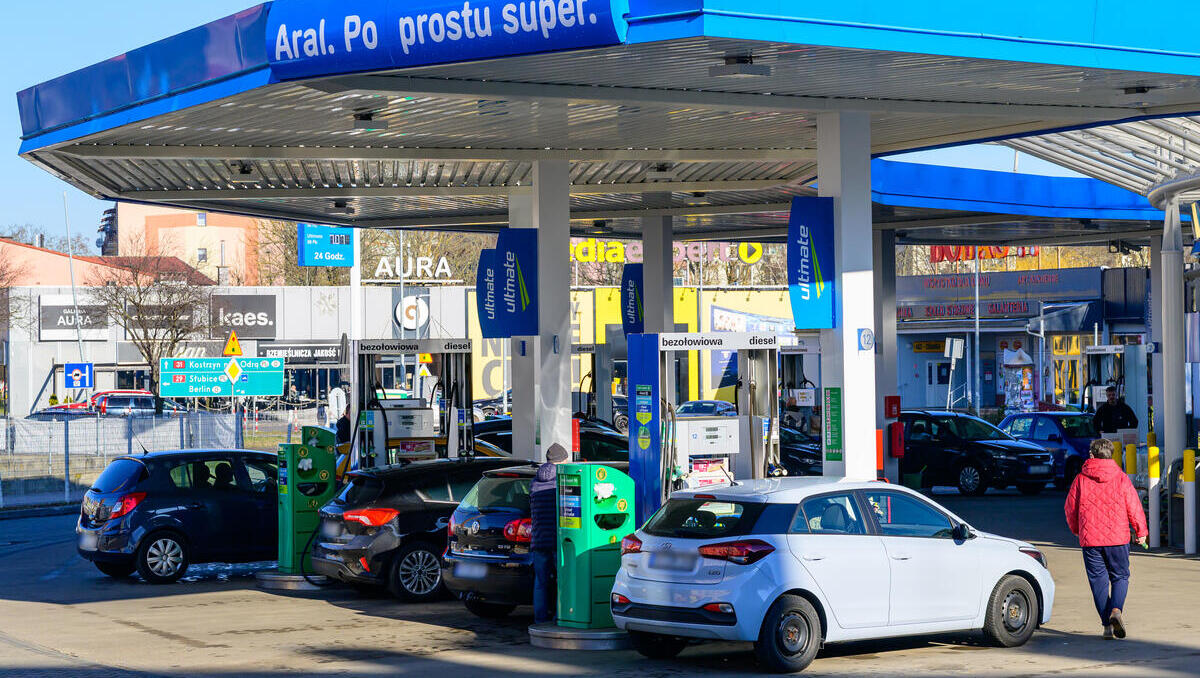 Billiger Tanken vor Ostern: Polens Präsident unterzeichnet Spritpreispaket