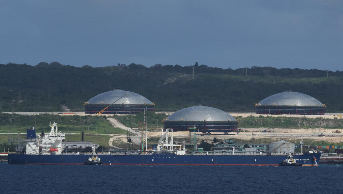 Russland stoppt Benzinexporte: Angriffe auf Raffinerien führen zu Exportstopp