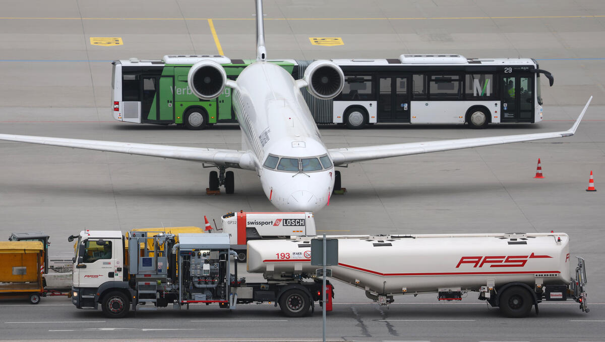 IEA schlägt Alarm: Kerosin-Engpässe in Europa drohen