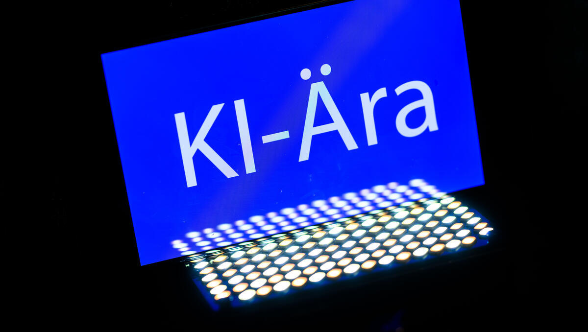 TÜV-Studie: KI boomt, Weiterbildung bremst