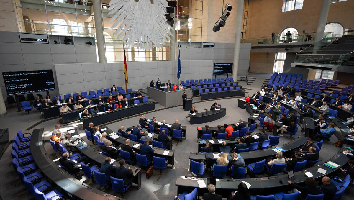 Öffentliche Investitionen: Bundestag beschließt Reform für schnellere Auftragsvergabe