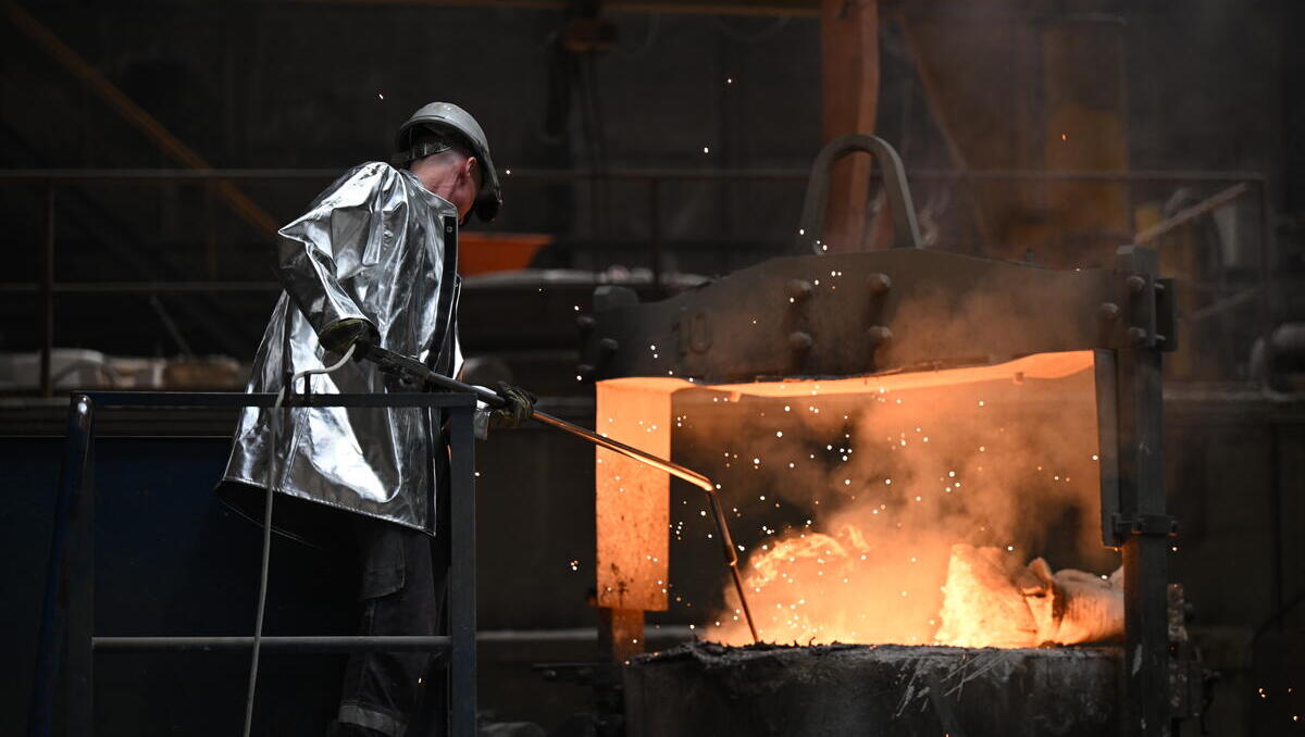 Deutsche Industrie steigert Umsatz und streicht Stellen