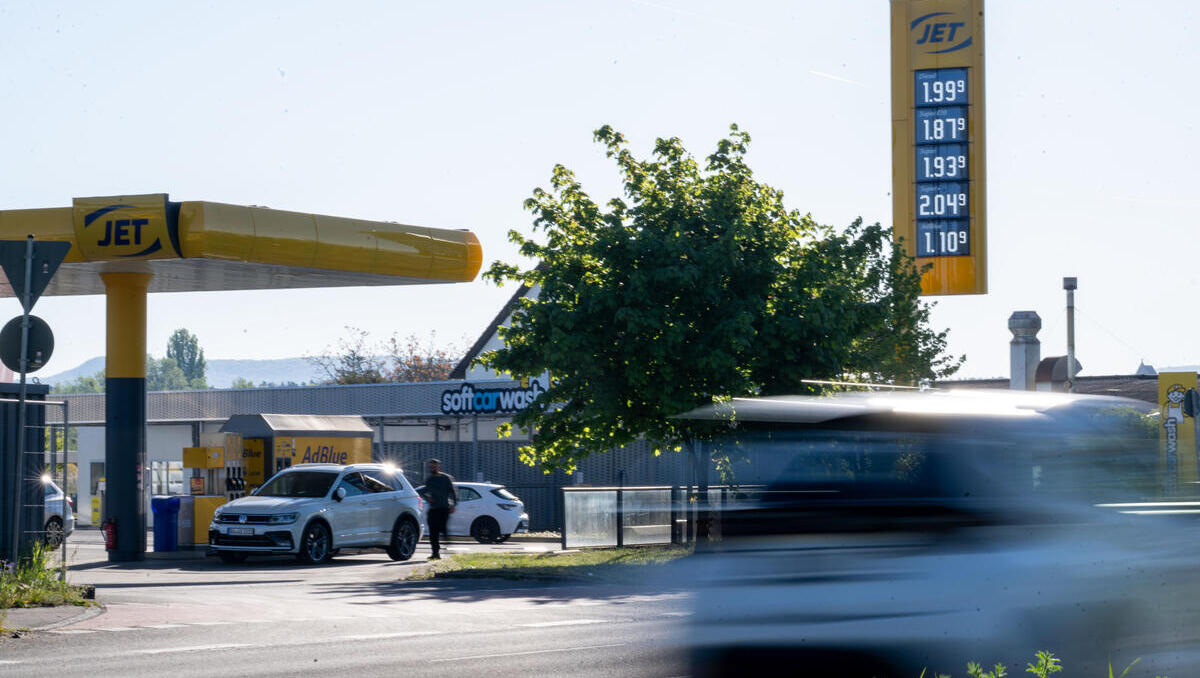 Inflation sinkt leicht: Tankrabatt bremst Teuerung in Deutschland teilweise