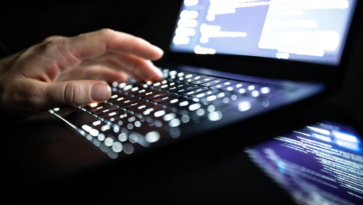 Cybersicherheitsmonitor 2026: Jeder neunte Onliner von Cyberkriminalität betroffen