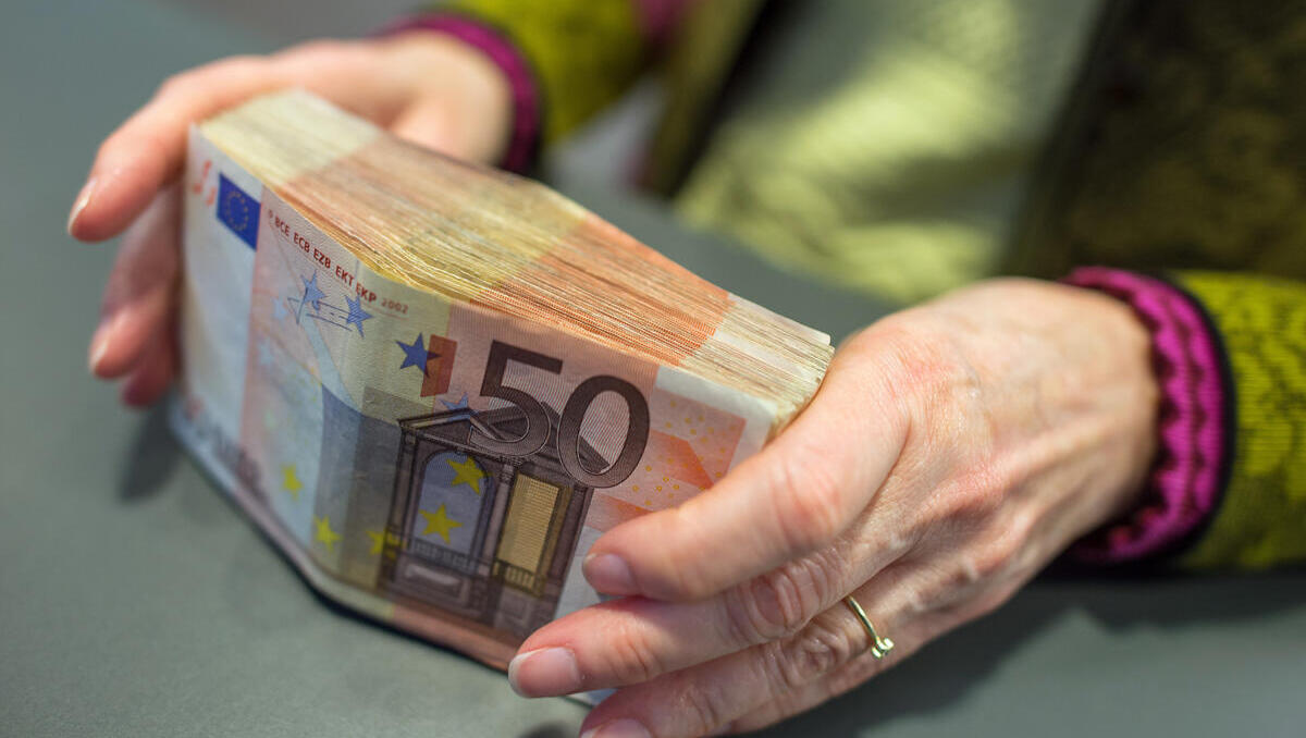 Kleinunternehmer kürzen Gehalt statt Kredit aufzunehmen