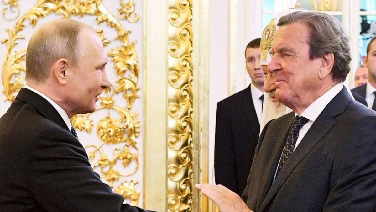 Ukraine-Krieg: Putin bringt Altkanzler Schröder als Vermittler ins Gespräch