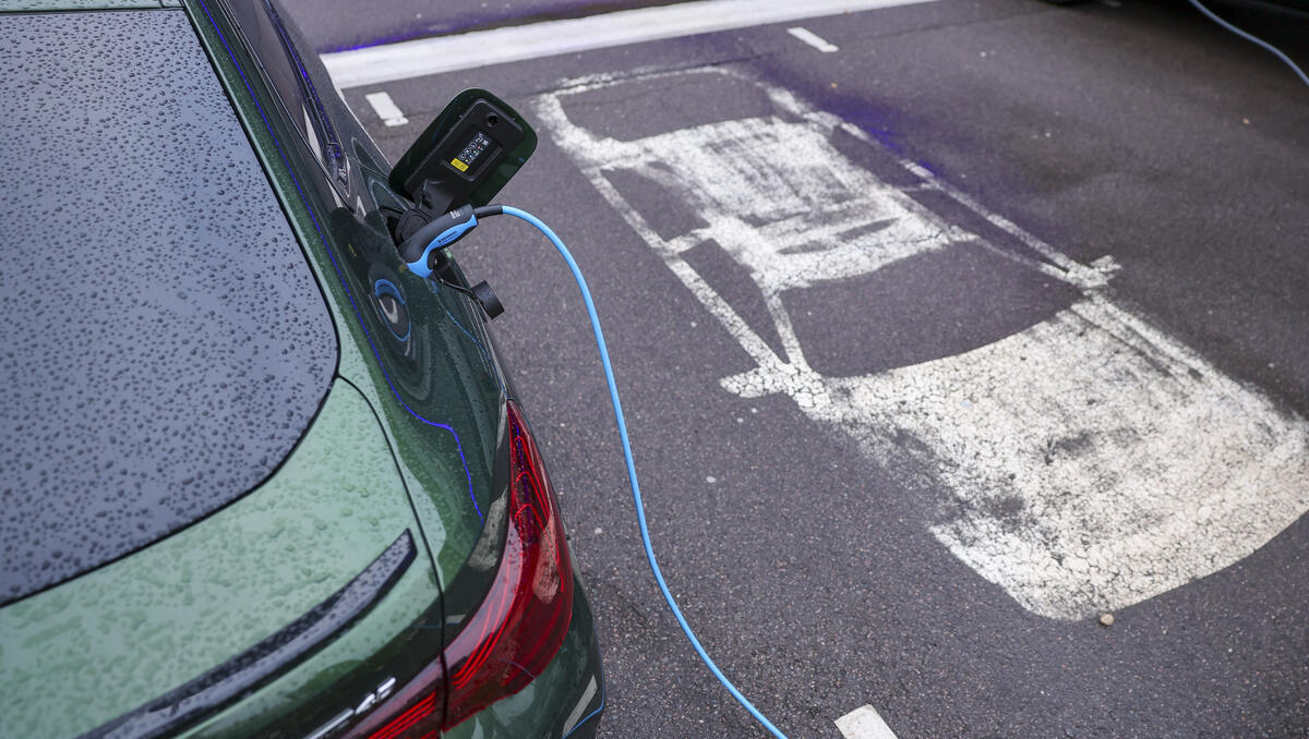 Elektromobilität: Europas Autobauer rütteln am Verbrenner-Aus