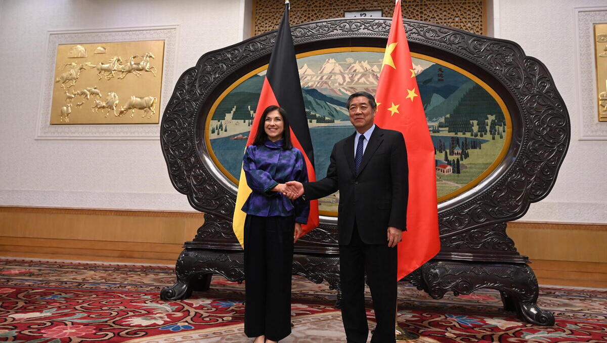 Reiche in China: Wirtschaftsministerin wirbt für engere Zusammenarbeit