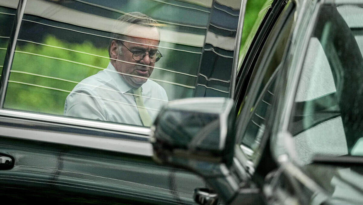 Gutachten zu Pistorius Wehrdienstgesetz: Neuer Ärger um Auslandsreisen