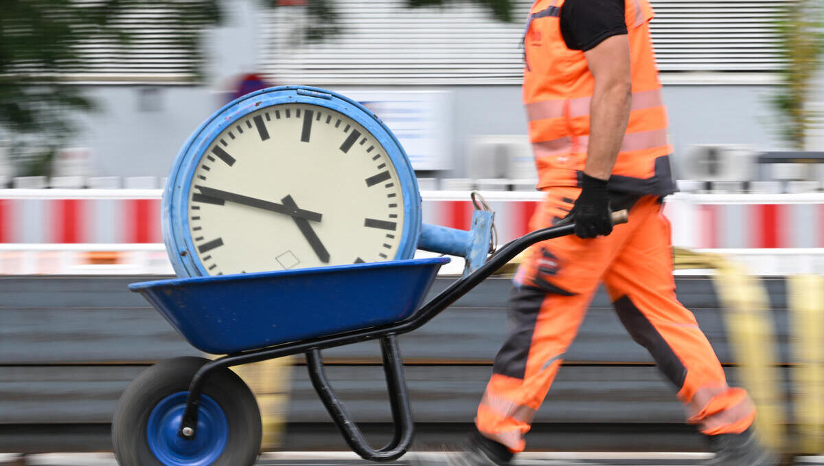 Streit um die Arbeitszeit: Scharfe Kritik an Plänen für flexibleren Achtstundentag