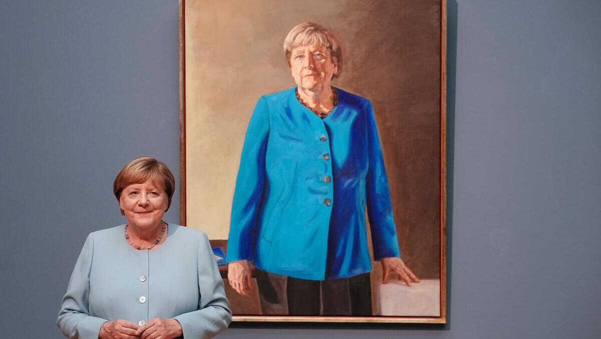 Ex-Kanzlerin Merkel leuchtet: Porträt für Kanzlergalerie enthüllt