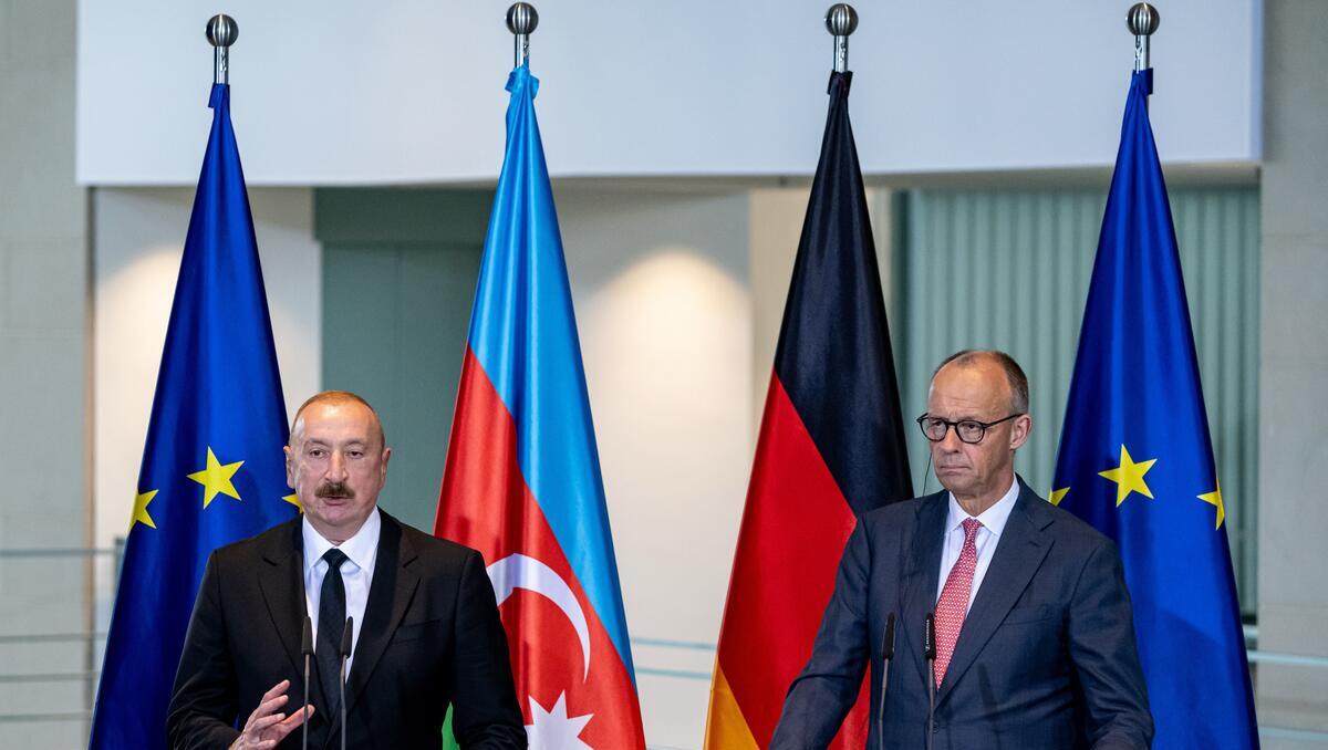 Geheimtreffen in Baku: Spielt Deutschland ein doppeltes Spiel mit Moskau?