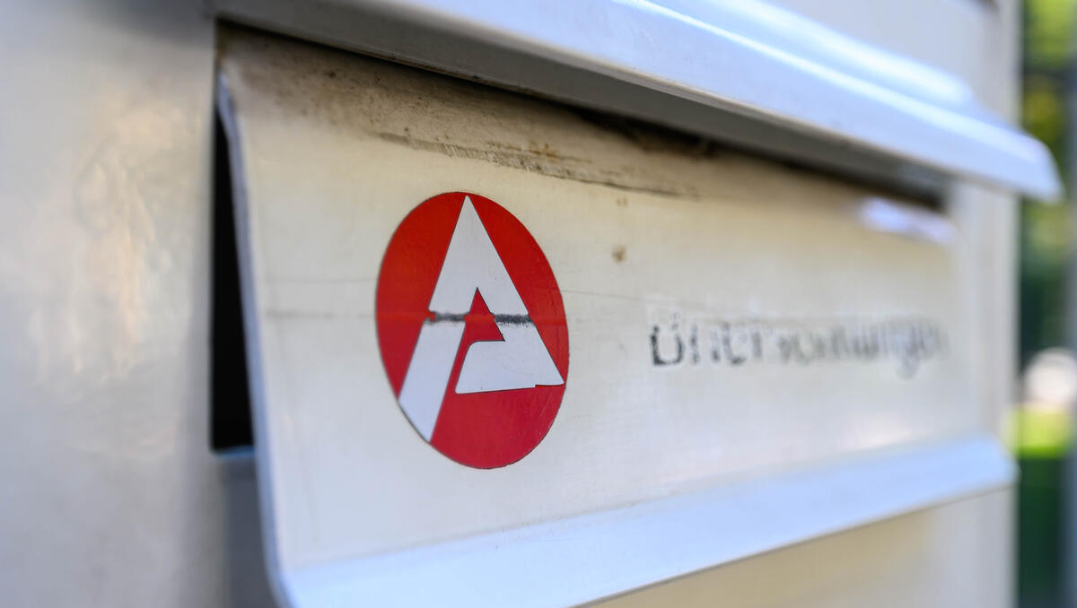 Sommerflaute am Arbeitsmarkt: Zahl der Arbeitslosen knackt die Drei-Millionen-Marke