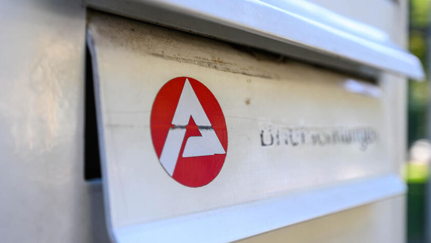 Sommerflaute am Arbeitsmarkt: Zahl der Arbeitslosen knackt die Drei-Millionen-Marke