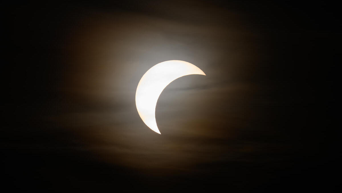 Besonderer Blick nach oben: Sonnenfinsternis über Europa