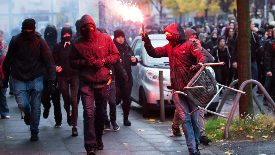 „Antifa AK Köln“: An der Uni Köln werden Verfassungsfeinde finanziert, doch die Bundesregierung schweigt