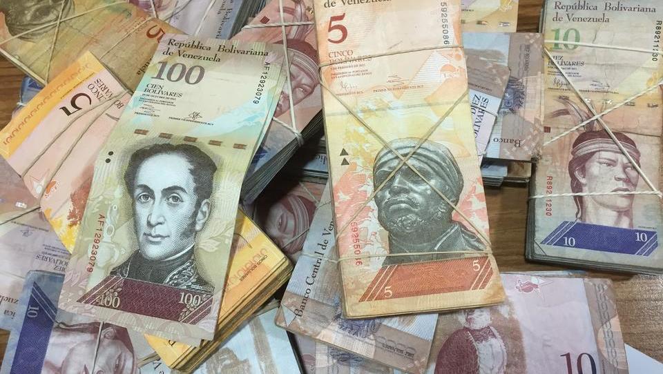 Wegen Hyperinflation: Venezuela streicht bei Preisen sechs Nullen, Bürger sollen „Bolívar Digital“ benutzen