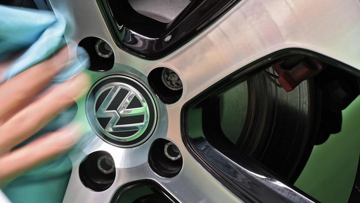 VW-Aktie unter Druck: Gewinn bricht deutlich ein - schwache Verkäufe in China und den USA